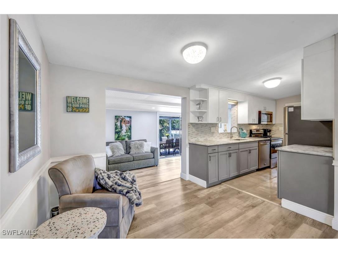 2047 Harbor Lane Naples FL 34104 225065658 image5