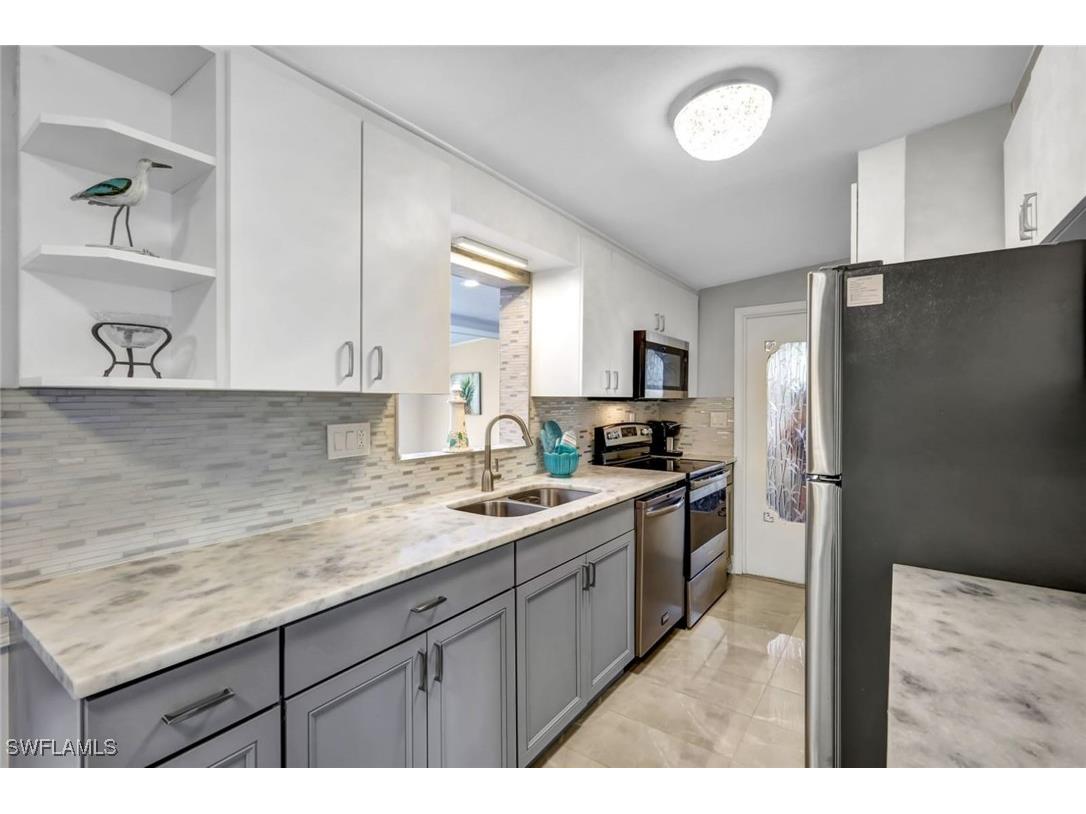 2047 Harbor Lane Naples FL 34104 225065658 image6