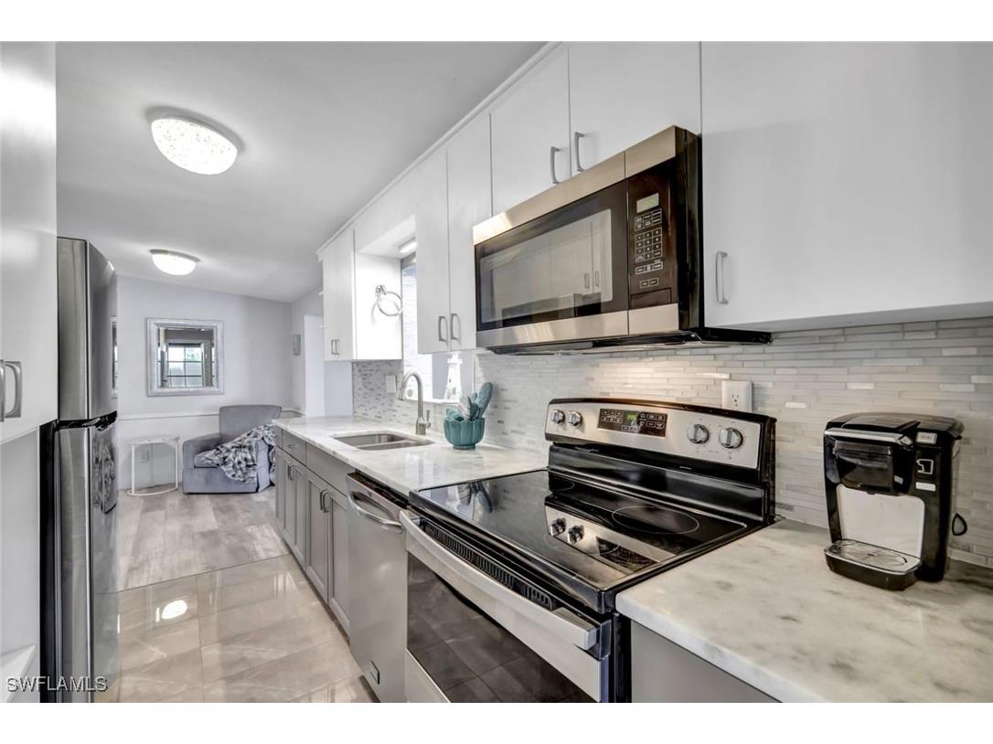 2047 Harbor Lane Naples FL 34104 225065658 image7
