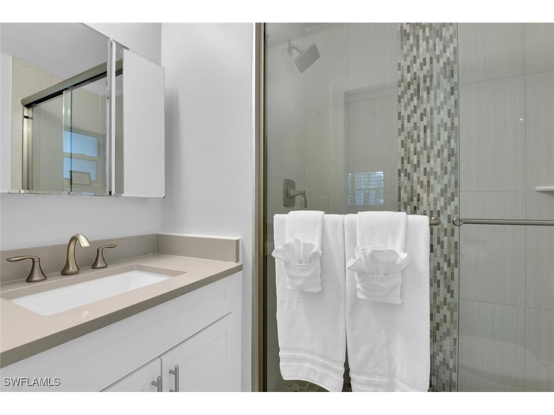 2048 Harbor Lane Naples FL 34104 225068453 image16