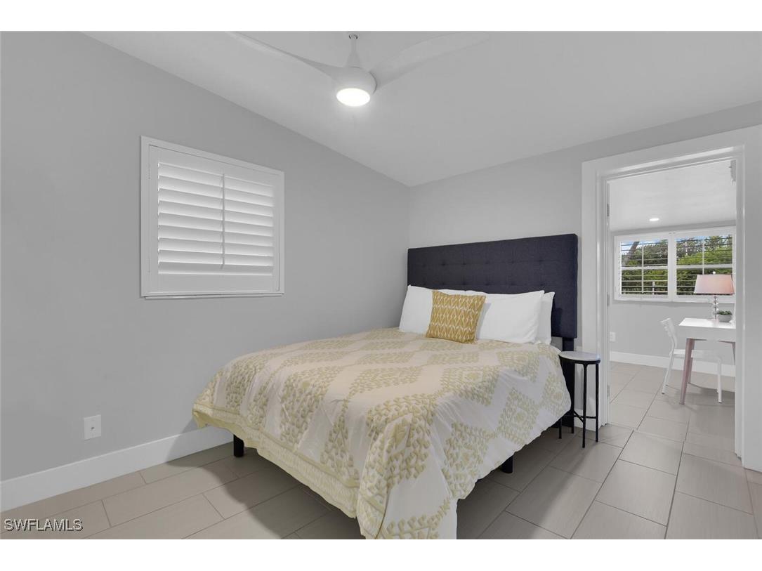 2048 Harbor Lane Naples FL 34104 225068453 image21