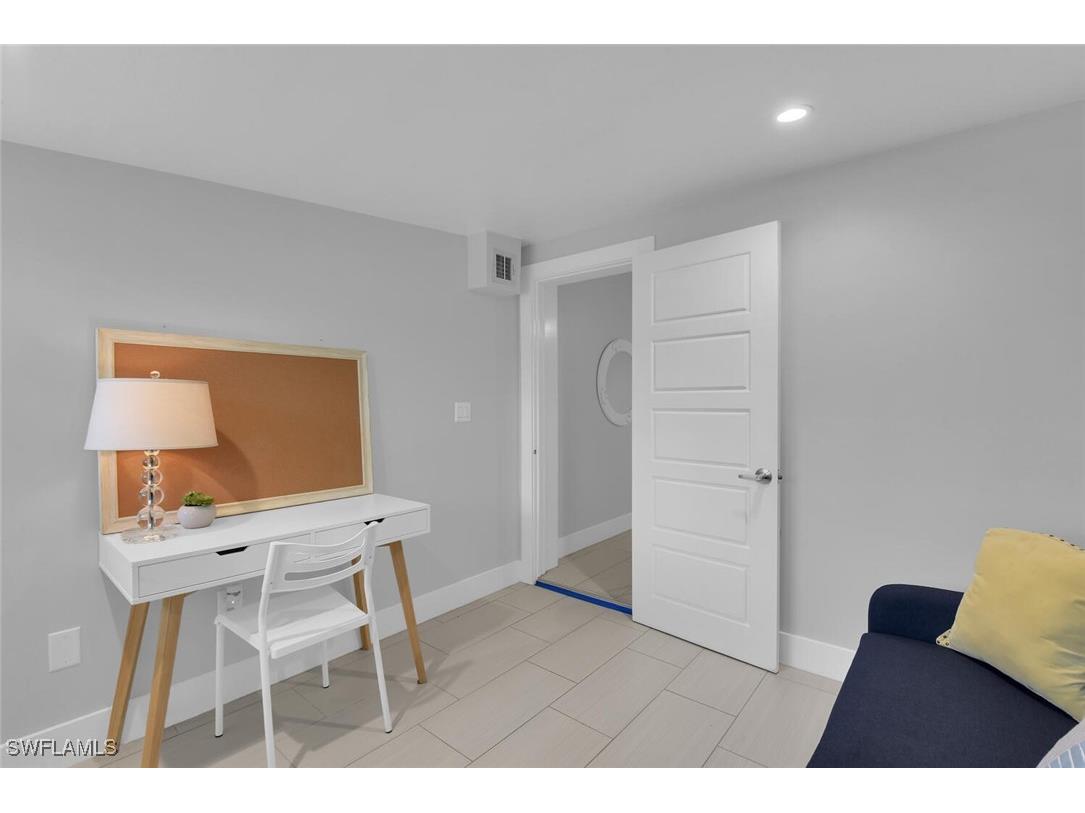2048 Harbor Lane Naples FL 34104 225068453 image24