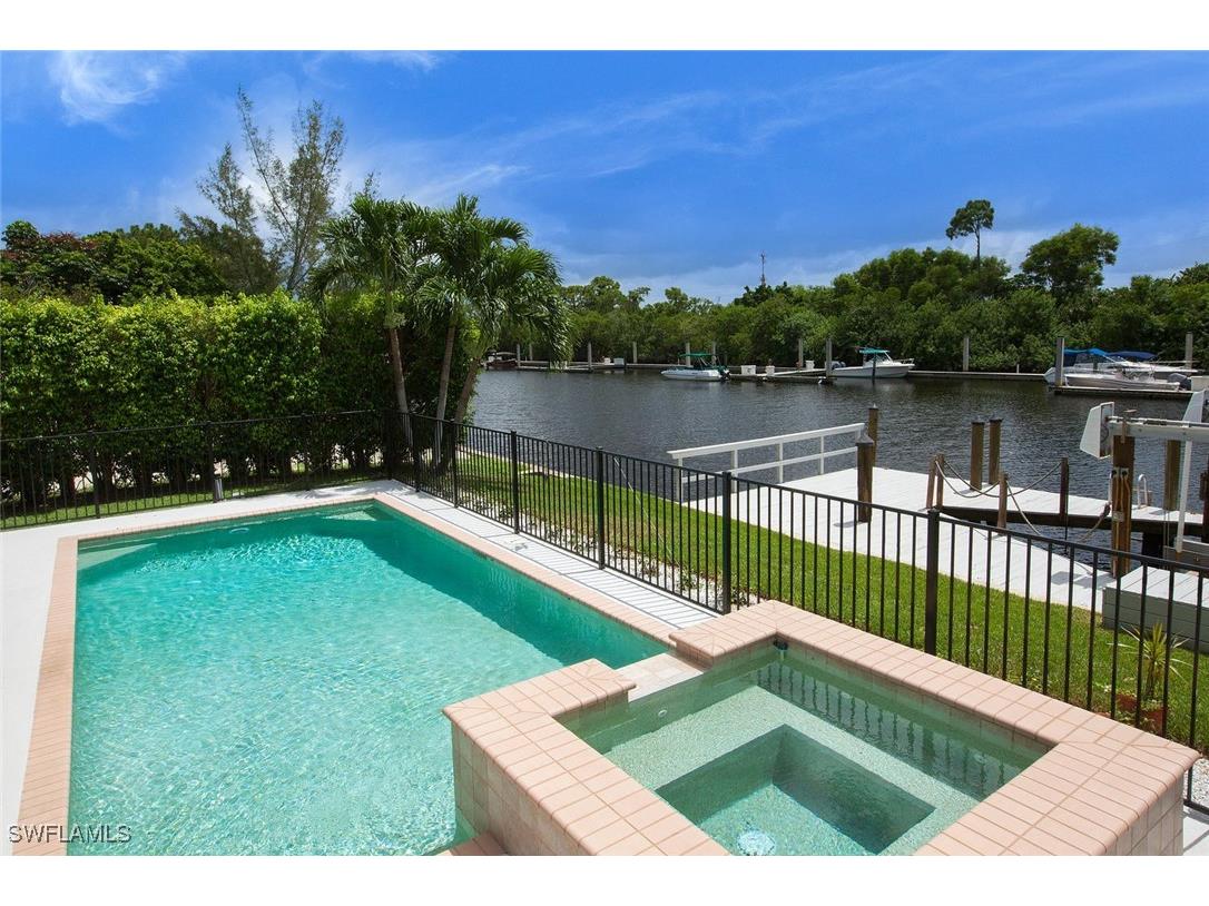 2048 Harbor Lane Naples FL 34104 225068453 image26