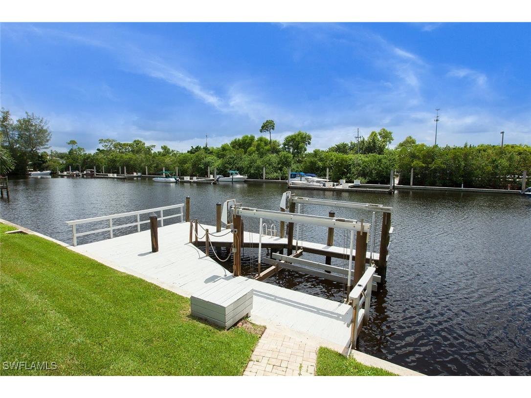 2048 Harbor Lane Naples FL 34104 225068453 image30