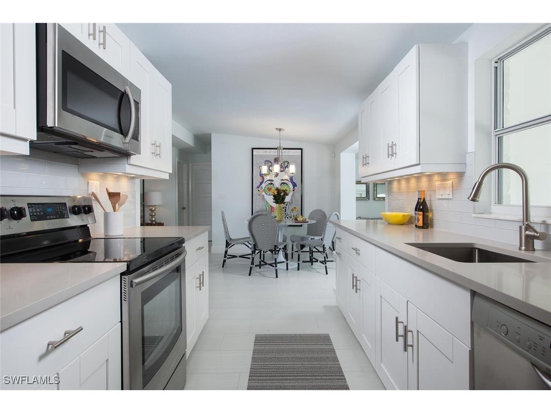 2048 Harbor Lane Naples FL 34104 225068453 image5