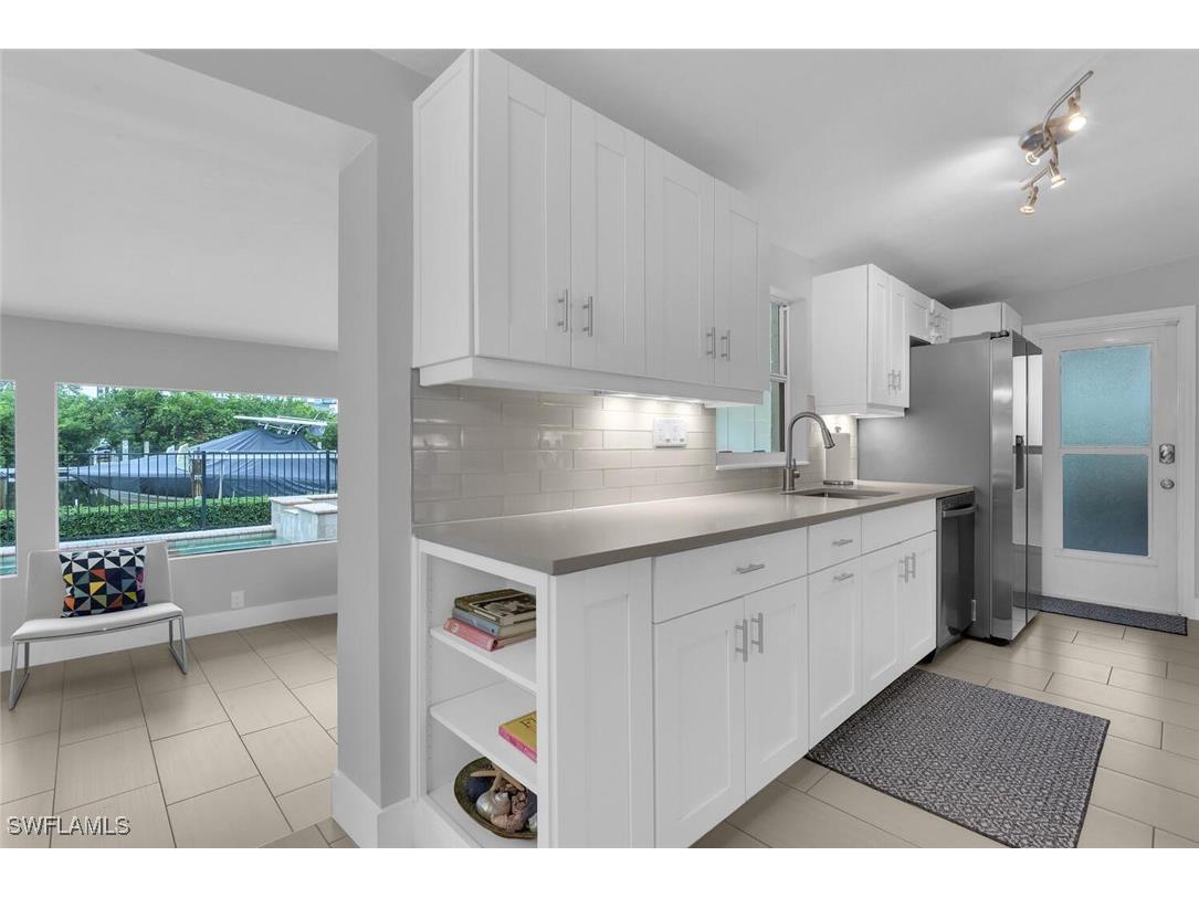 2048 Harbor Lane Naples FL 34104 225068453 image8