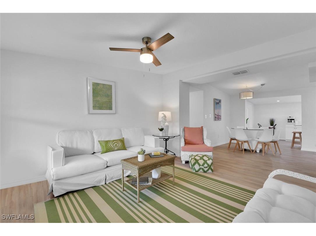 2048 Holiday Lane Naples FL 34104 225067919 image1