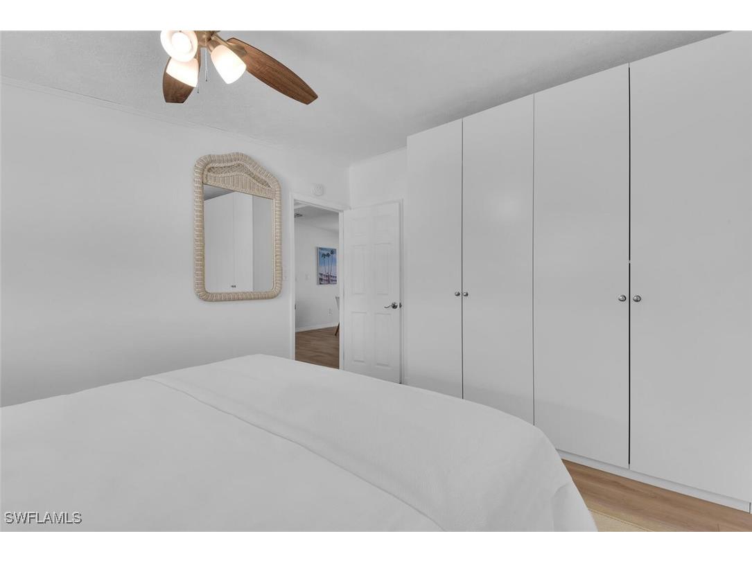 2048 Holiday Lane Naples FL 34104 225067919 image14