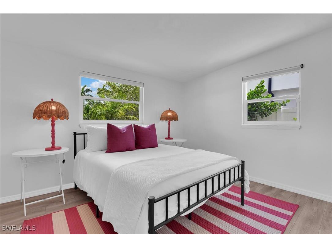 2048 Holiday Lane Naples FL 34104 225067919 image16