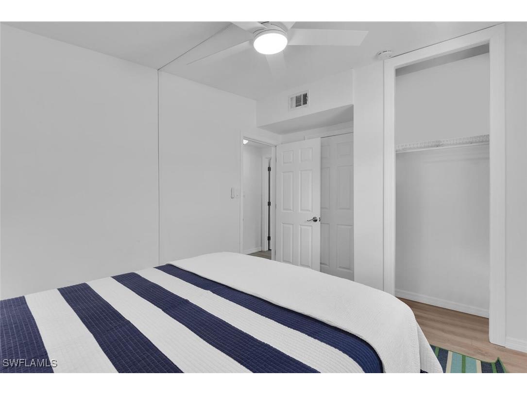 2048 Holiday Lane Naples FL 34104 225067919 image19