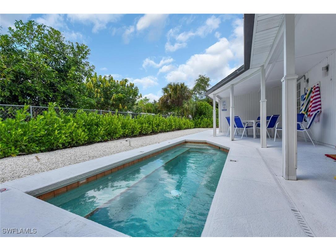 2048 Holiday Lane Naples FL 34104 225067919 image26