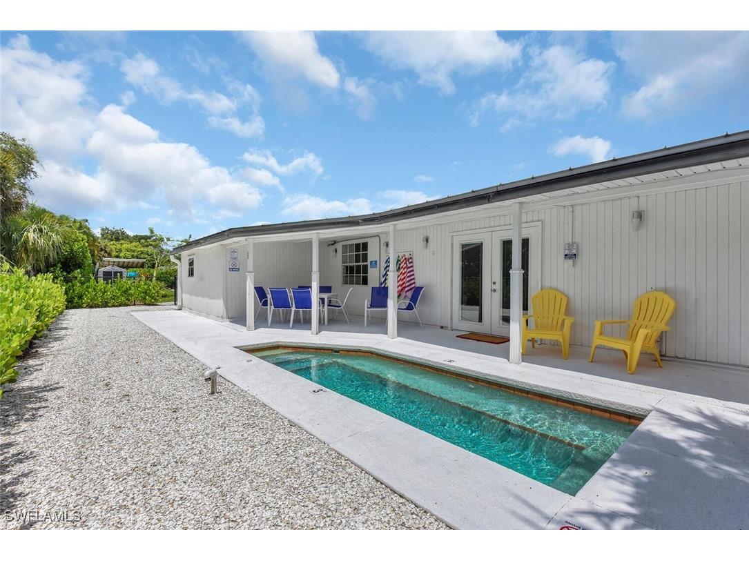 2048 Holiday Lane Naples FL 34104 225067919 image27