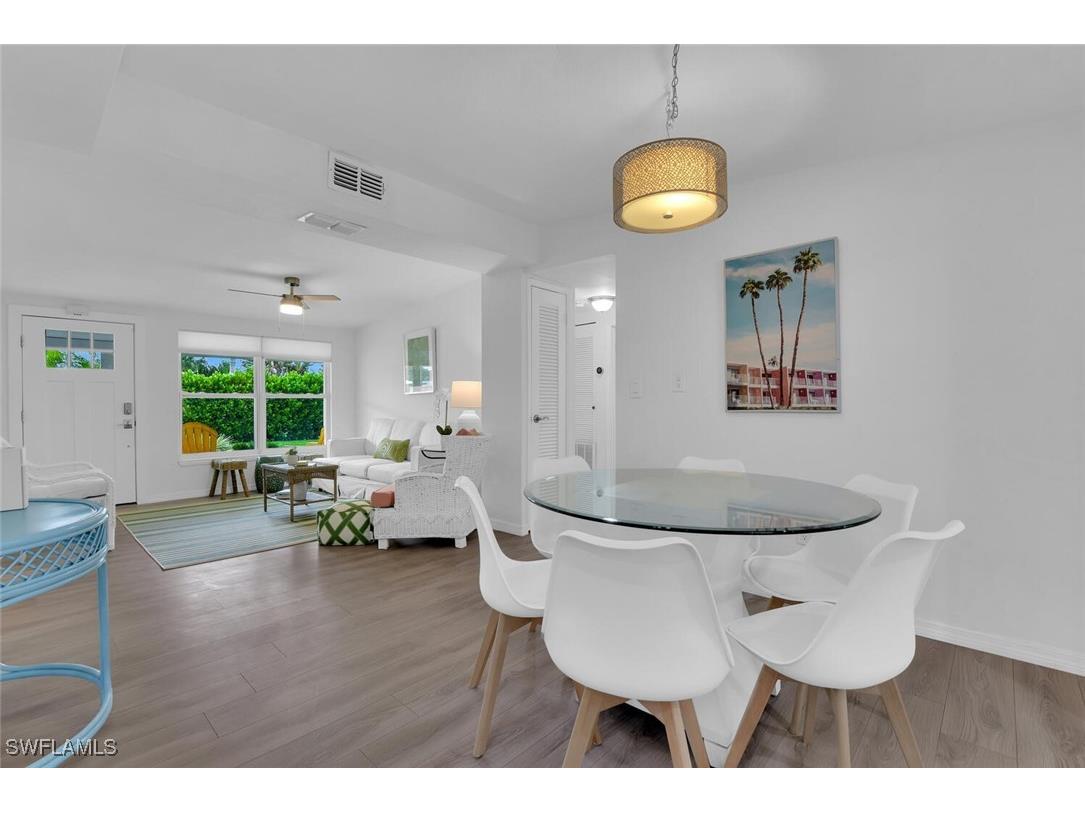 2048 Holiday Lane Naples FL 34104 225067919 image6