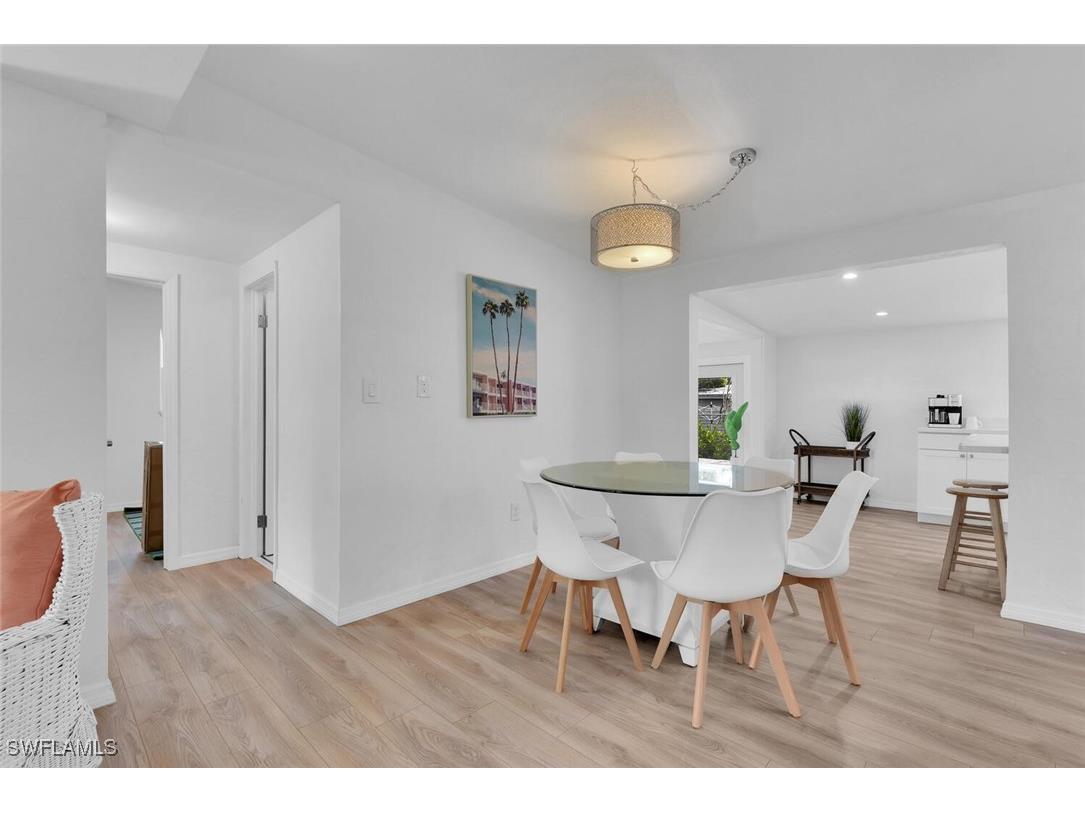 2048 Holiday Lane Naples FL 34104 225067919 image7