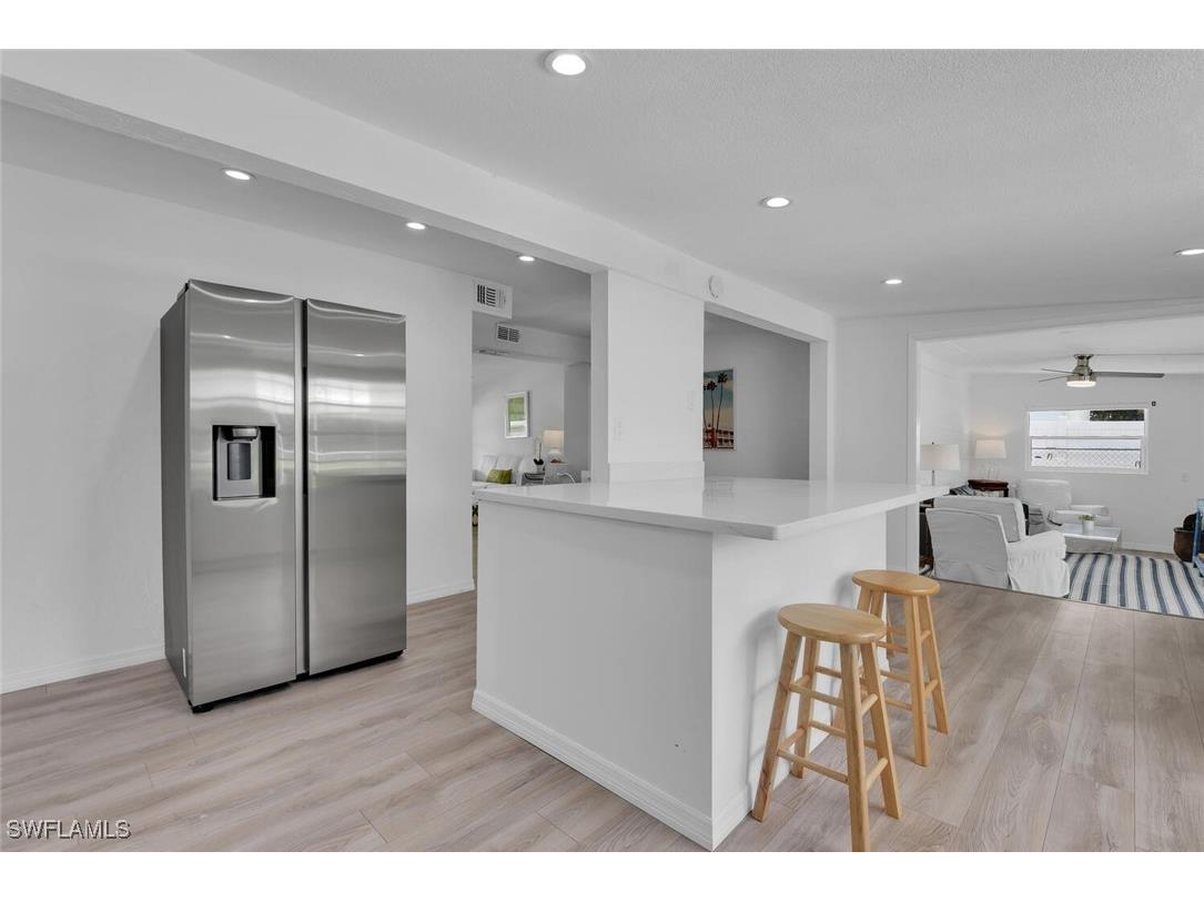 2048 Holiday Lane Naples FL 34104 225067919 image9