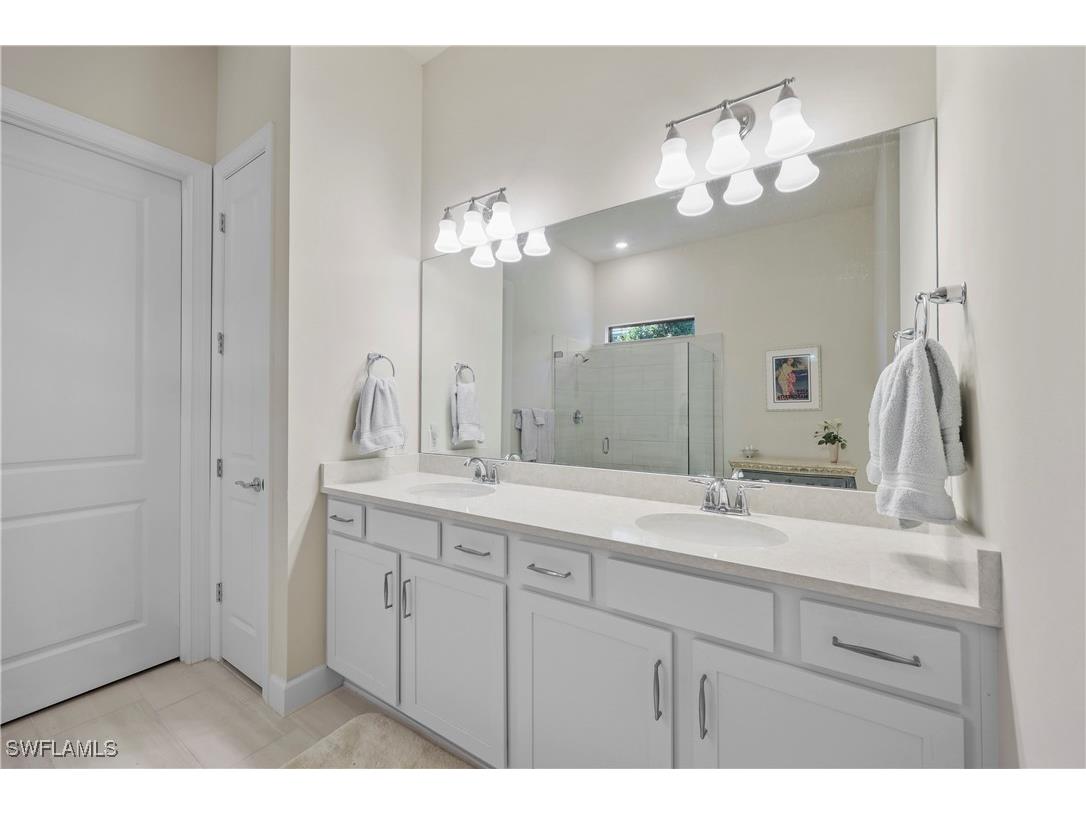 2048 Yellowfin Circle Naples FL 34114 226002105 image16