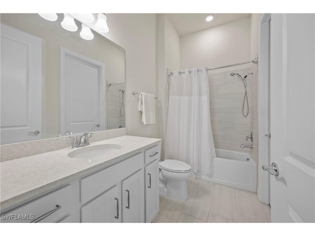 2048 Yellowfin Circle Naples FL 34114 226002105 image20