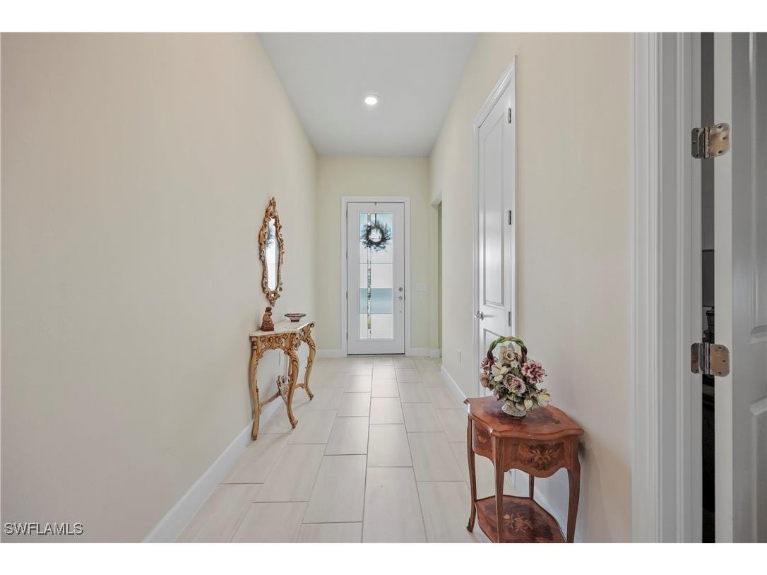 2048 Yellowfin Circle Naples FL 34114 226002105 image3