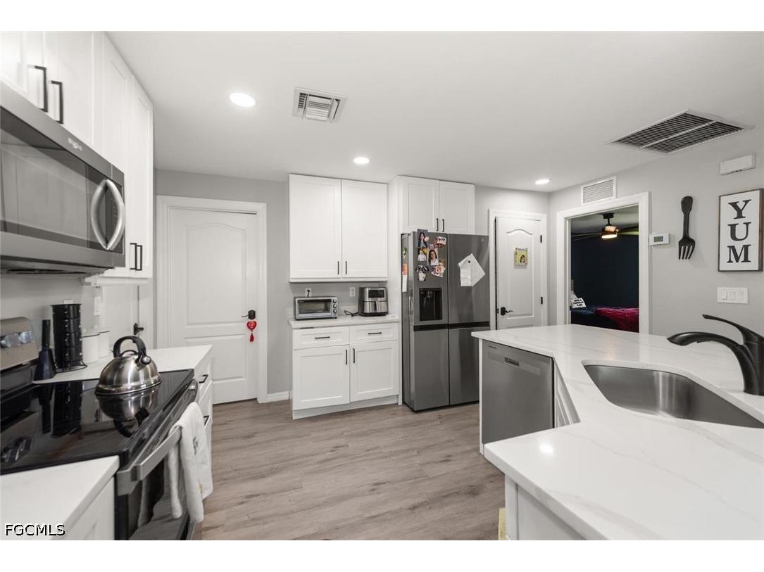 2049 NE 25th Street Cape Coral FL 33909 2026026217 image5