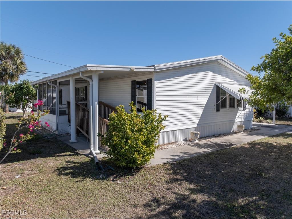 205 Carriage Lane North Fort Myers FL 33917 2026005967 image3