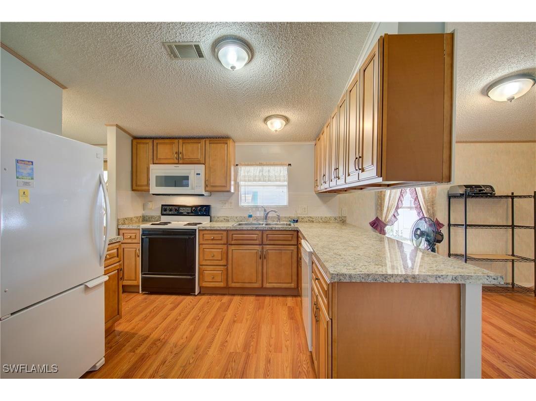 205 Carriage Lane North Fort Myers FL 33917 225055940 image4