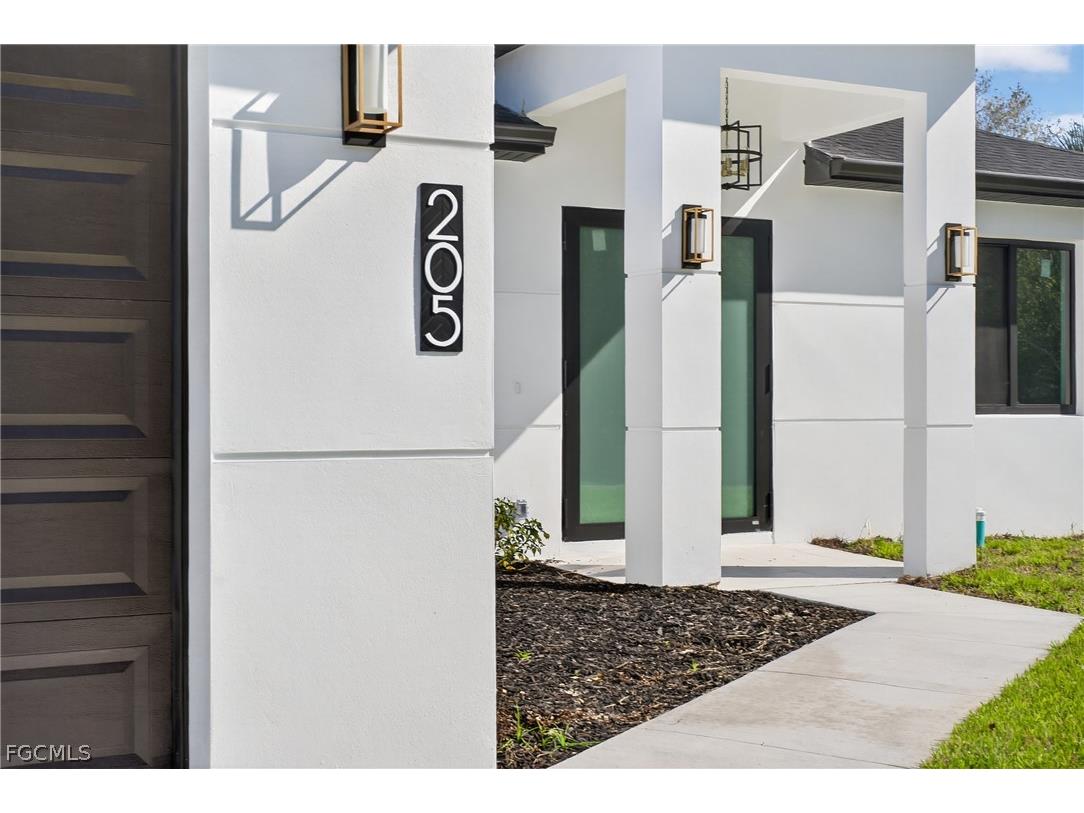 205 E 15th Street Lehigh Acres FL 33972 2026013854 image3