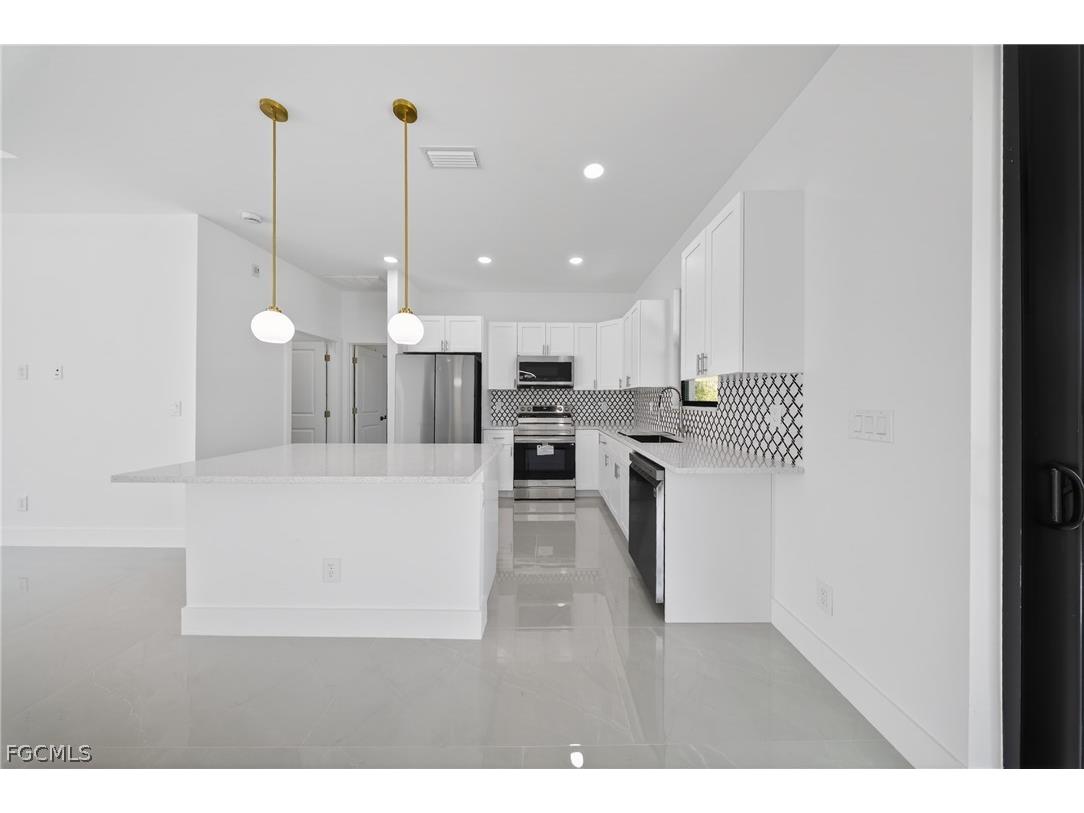 205 E 15th Street Lehigh Acres FL 33972 2026013854 image8