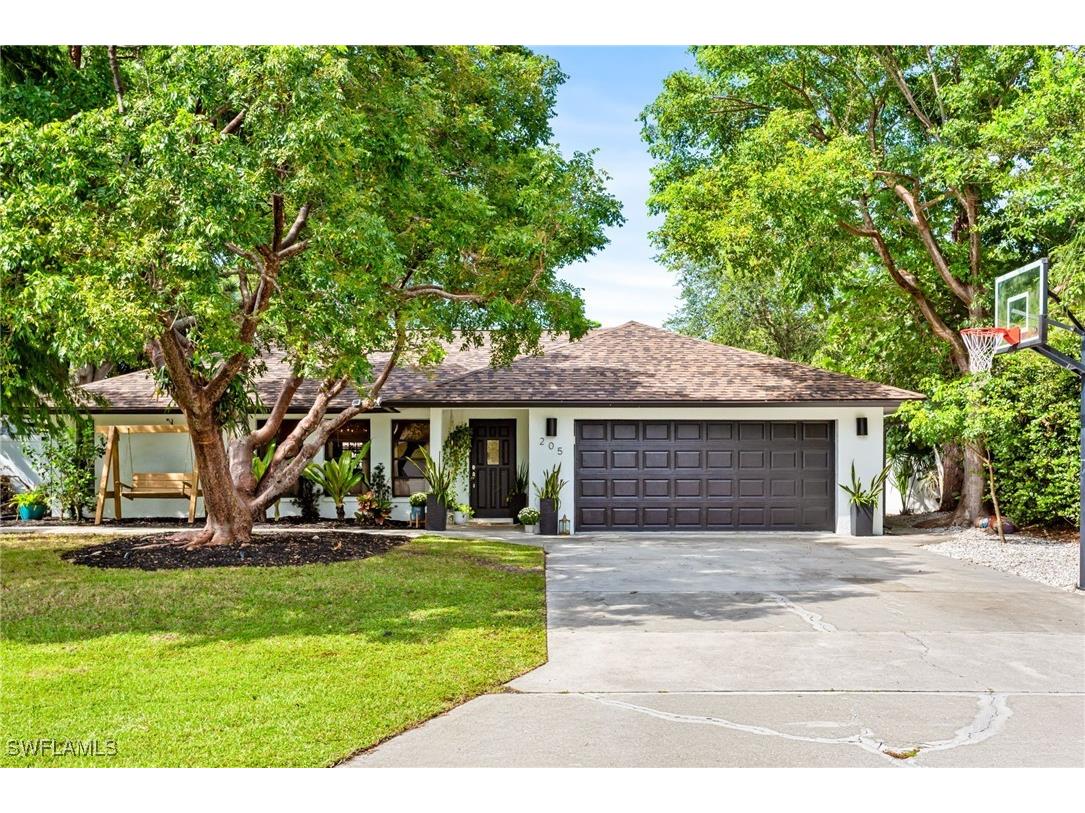 205 Madison Drive Naples FL 34110 225071262 image1