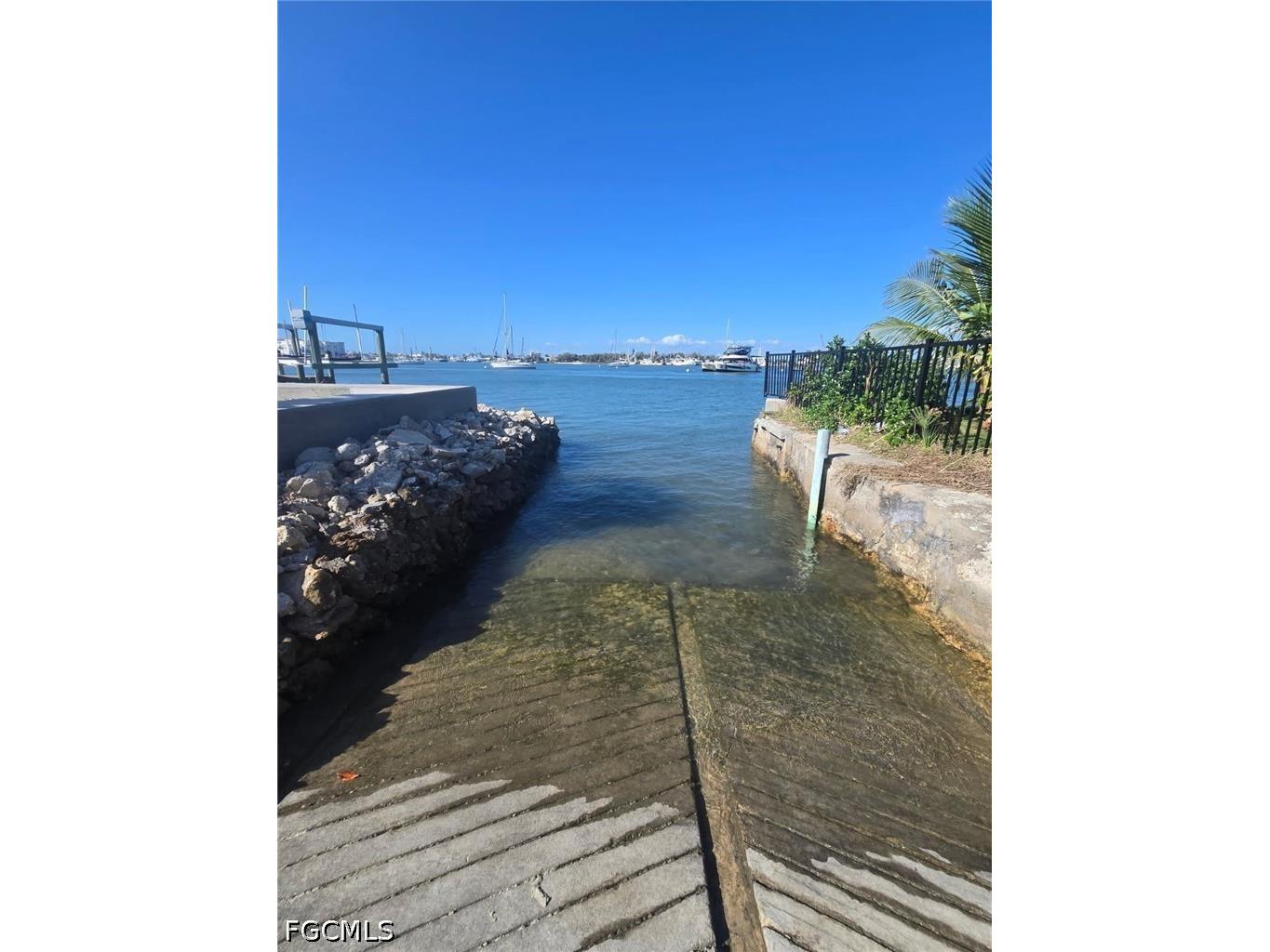 205 Miramar Street Fort Myers Beach FL 33931 2026013777 image2