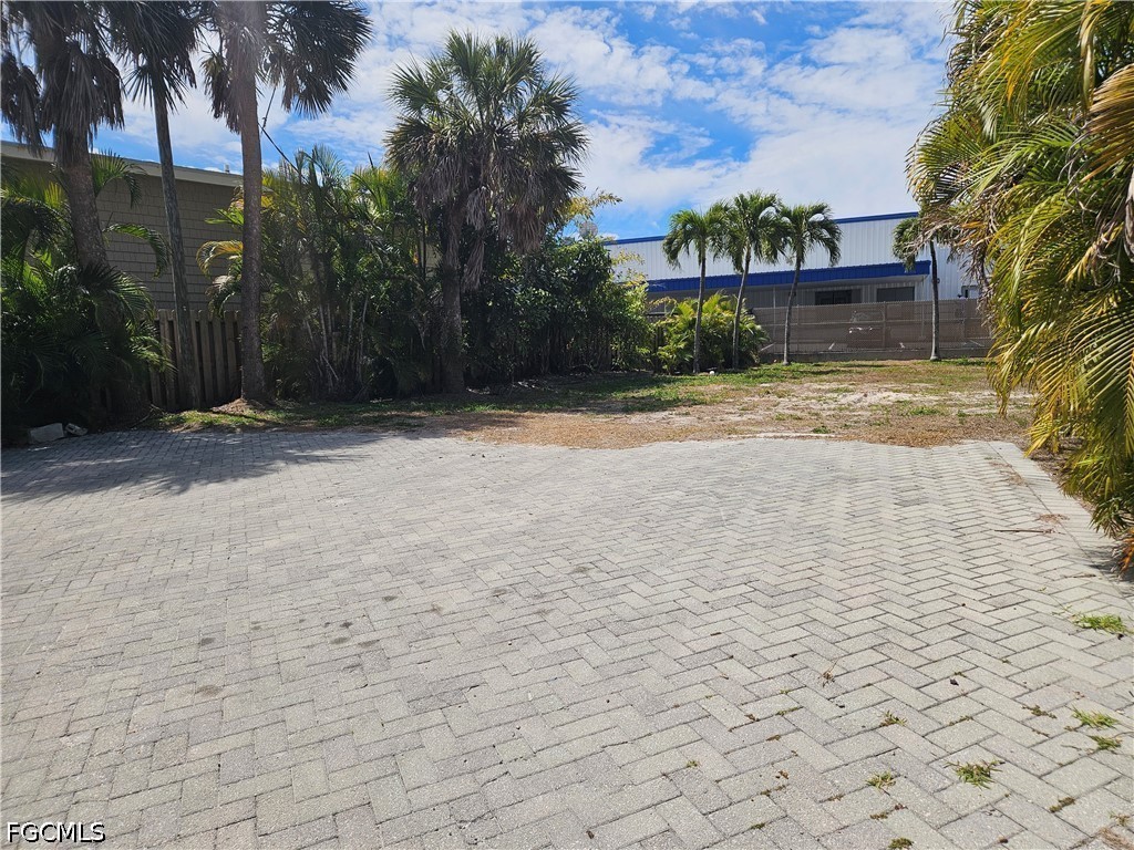 205 Miramar Street Fort Myers Beach FL 33931 2026013777 image4