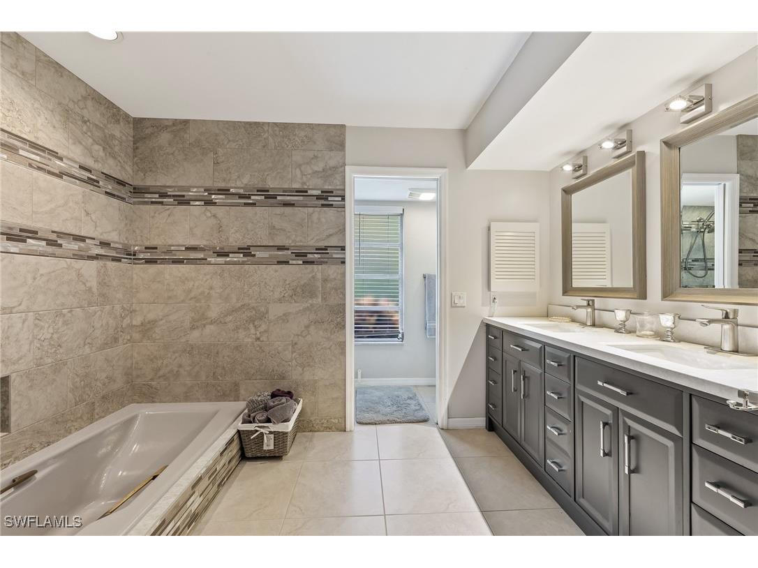 205 Muirfield Circle Naples FL 34113 225076529 image10