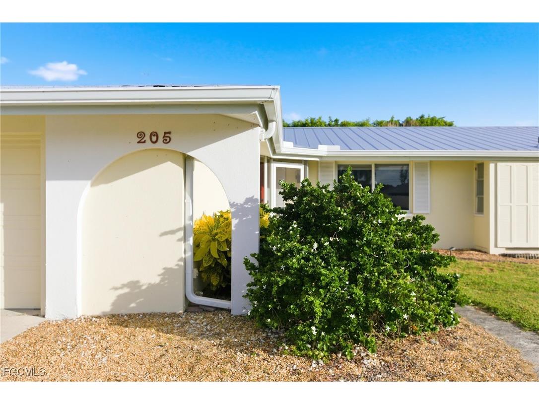 205 SE 44th Terrace Cape Coral FL 33904 2025017956 image3