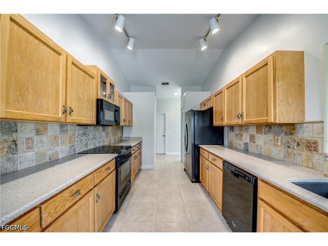 205 SW 8th Street Cape Coral FL 33991 2026023020 image15