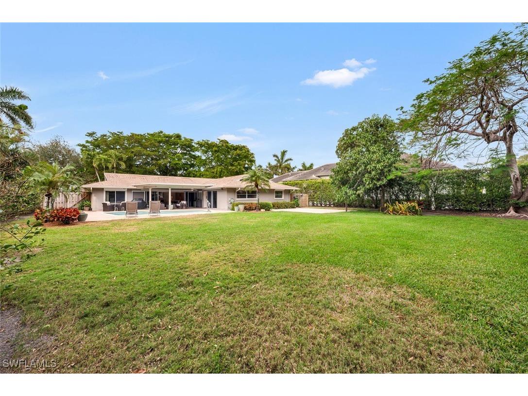 2050 Crayton Road Naples FL 34102 225074598 image1