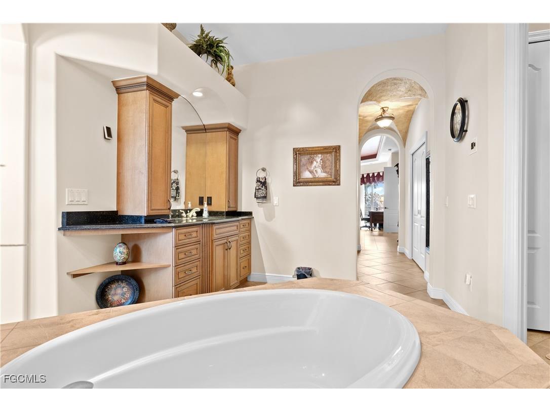 2050 SE 28th Street Cape Coral FL 33904 2025020866 image29