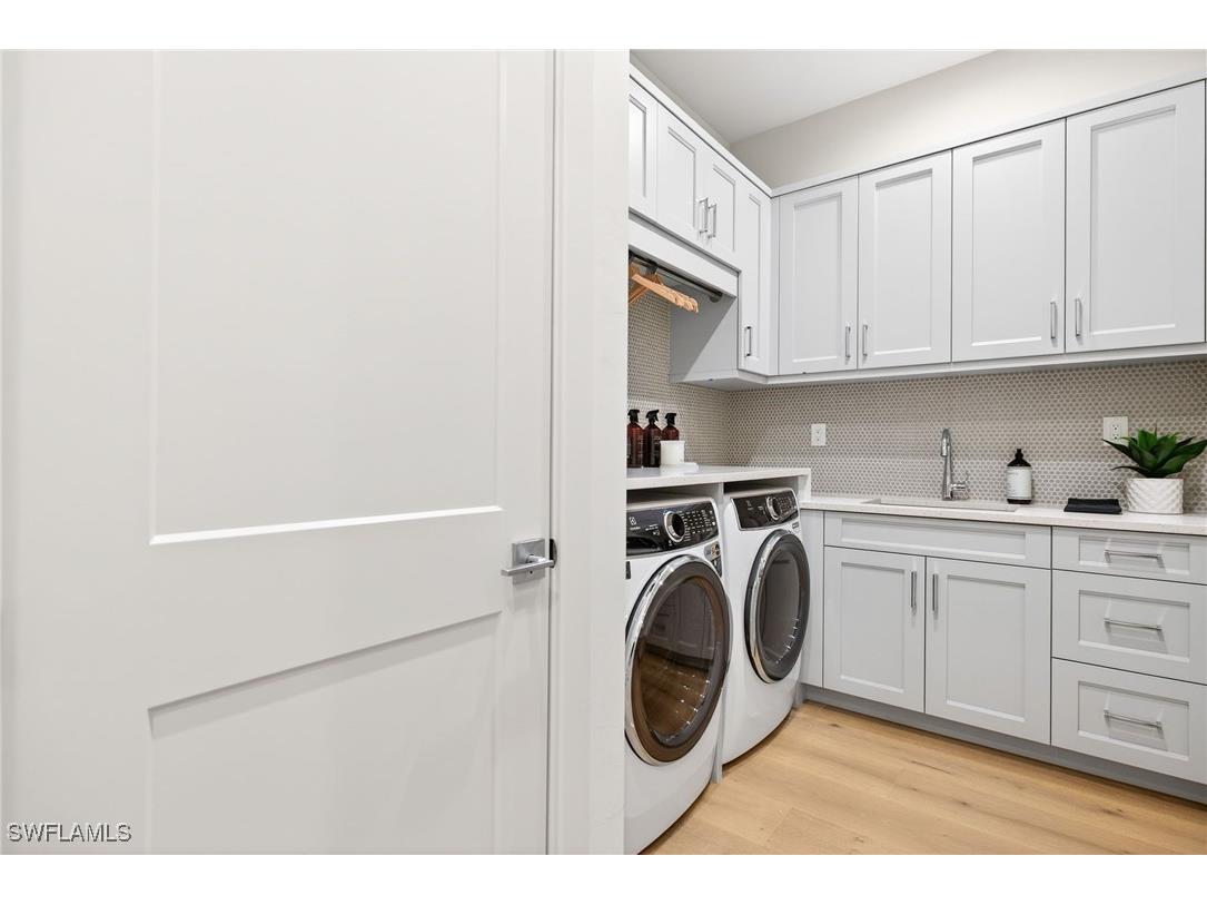 2051 Cambridge Park Drive Naples FL 34109 226002032 image32
