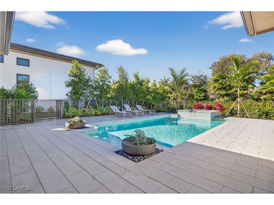 2051 Cambridge Park Drive Naples FL 34109 226002032 image39