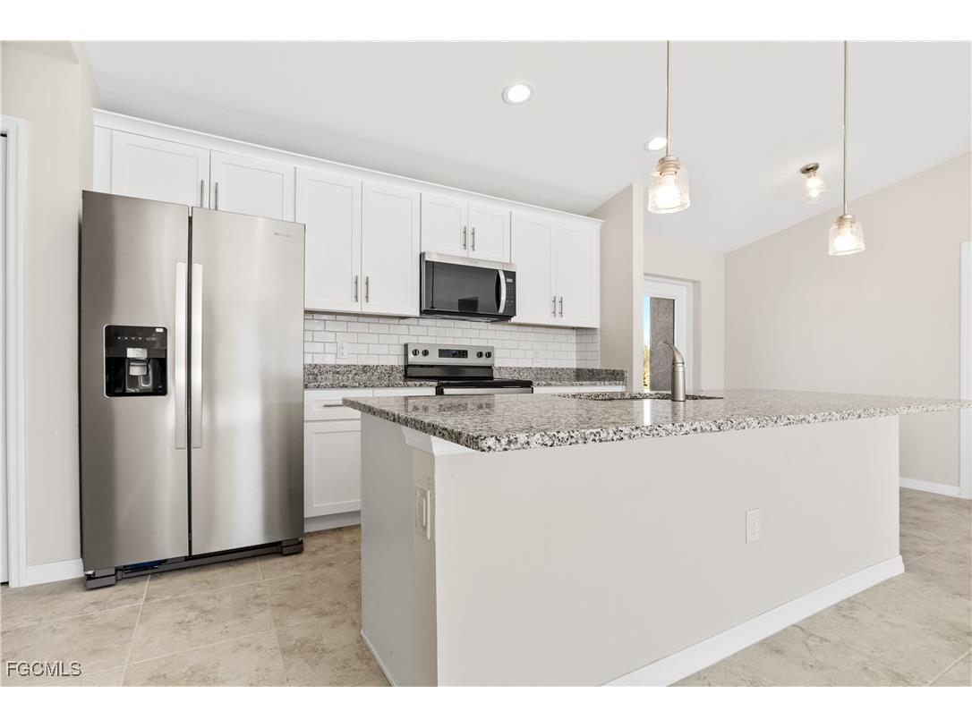 2052 NW 17th Street Cape Coral FL 33993 2025015429 image13