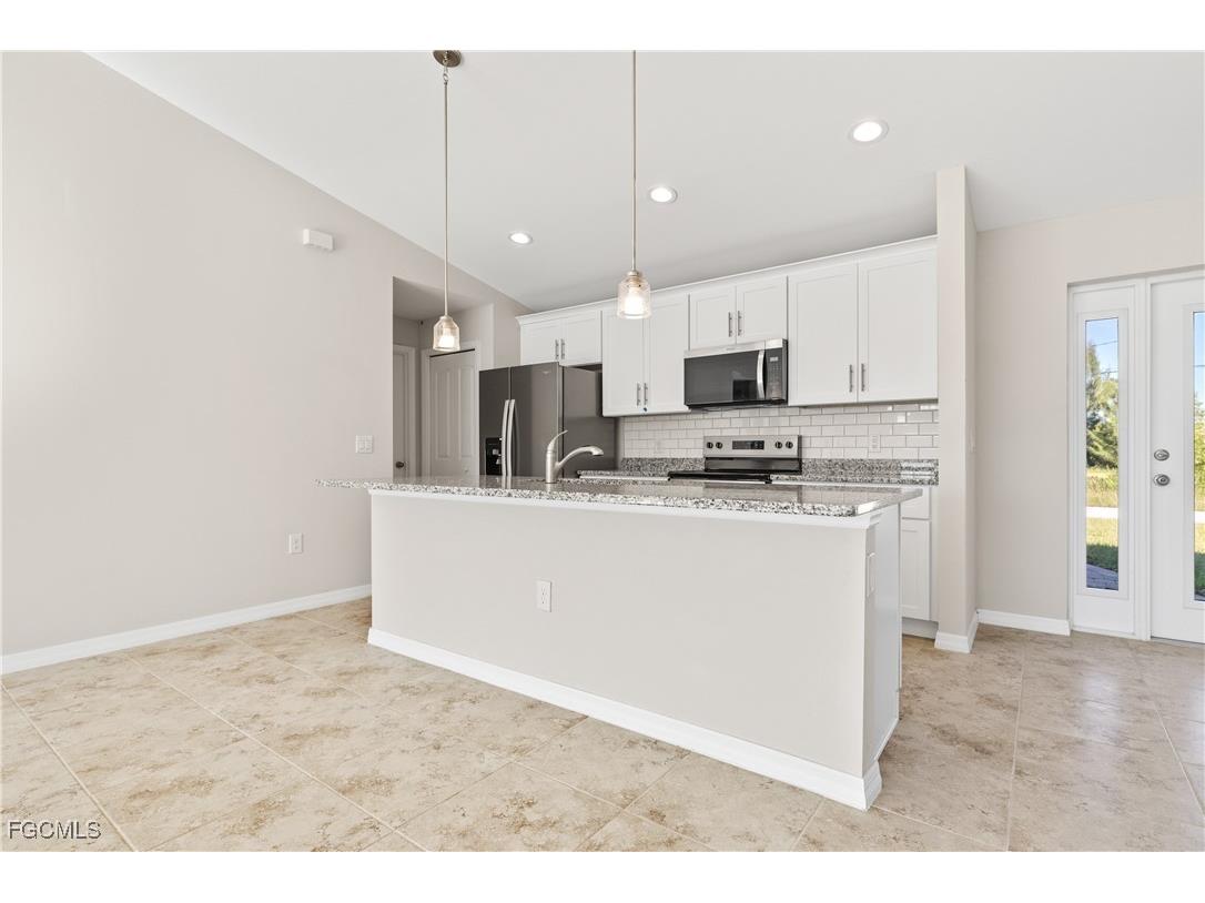 2052 NW 17th Street Cape Coral FL 33993 2025015429 image14