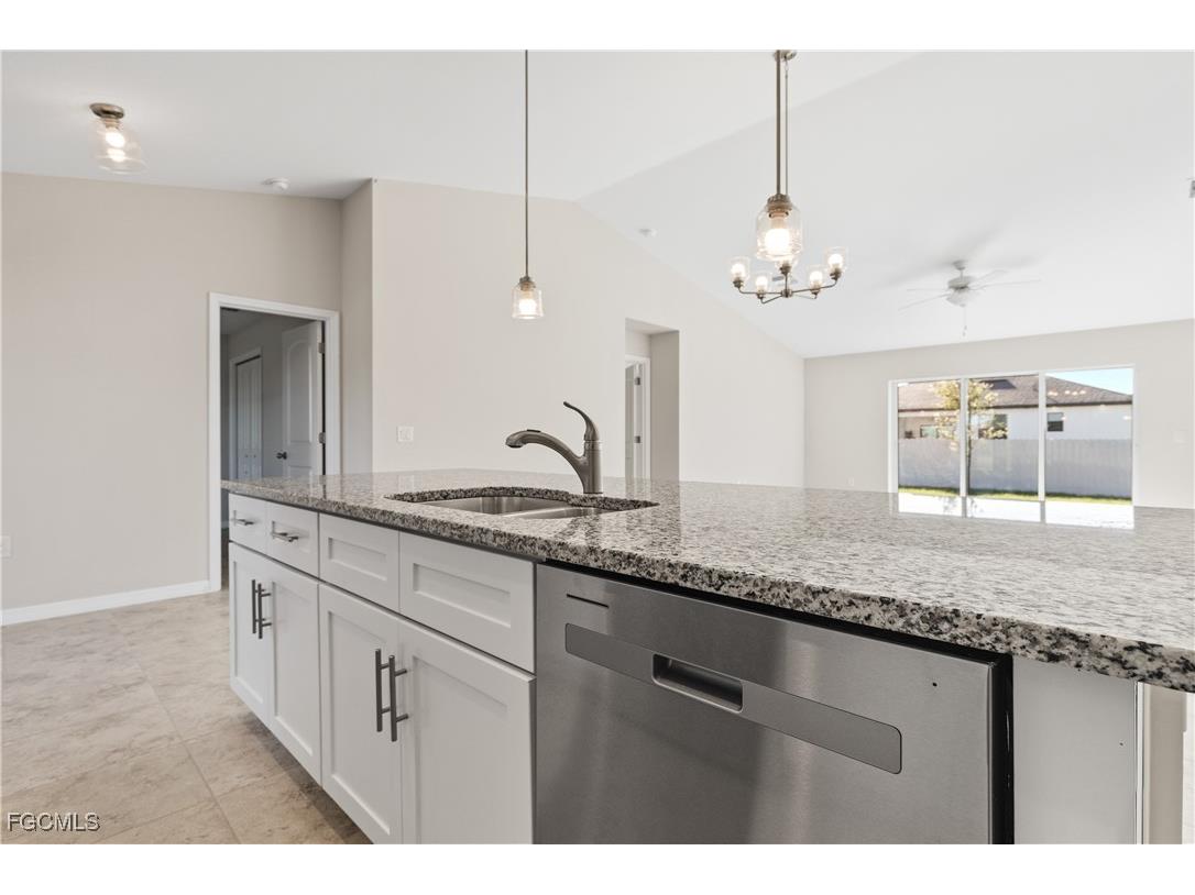 2052 NW 17th Street Cape Coral FL 33993 2025015429 image15