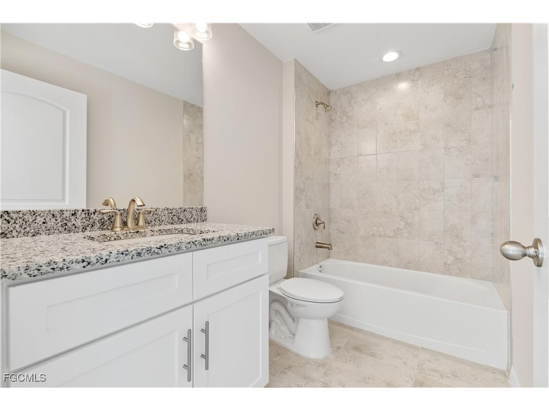 2052 NW 17th Street Cape Coral FL 33993 2025015429 image25