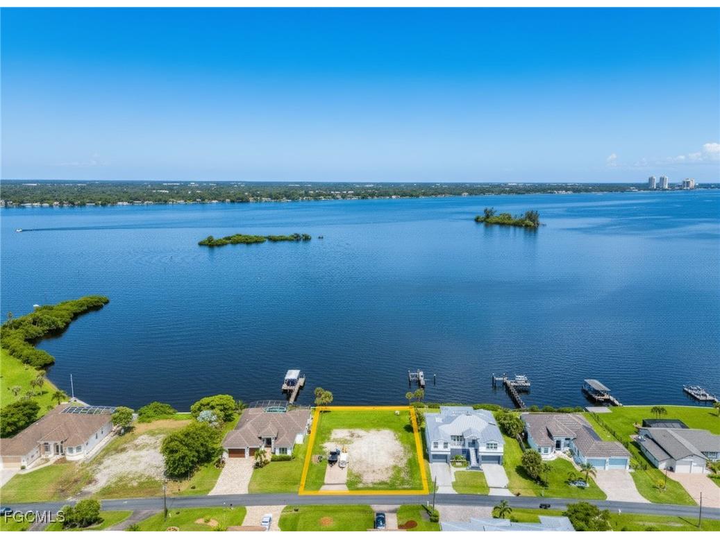 2053 Club House Road North Fort Myers FL 33917 2025008673 image4