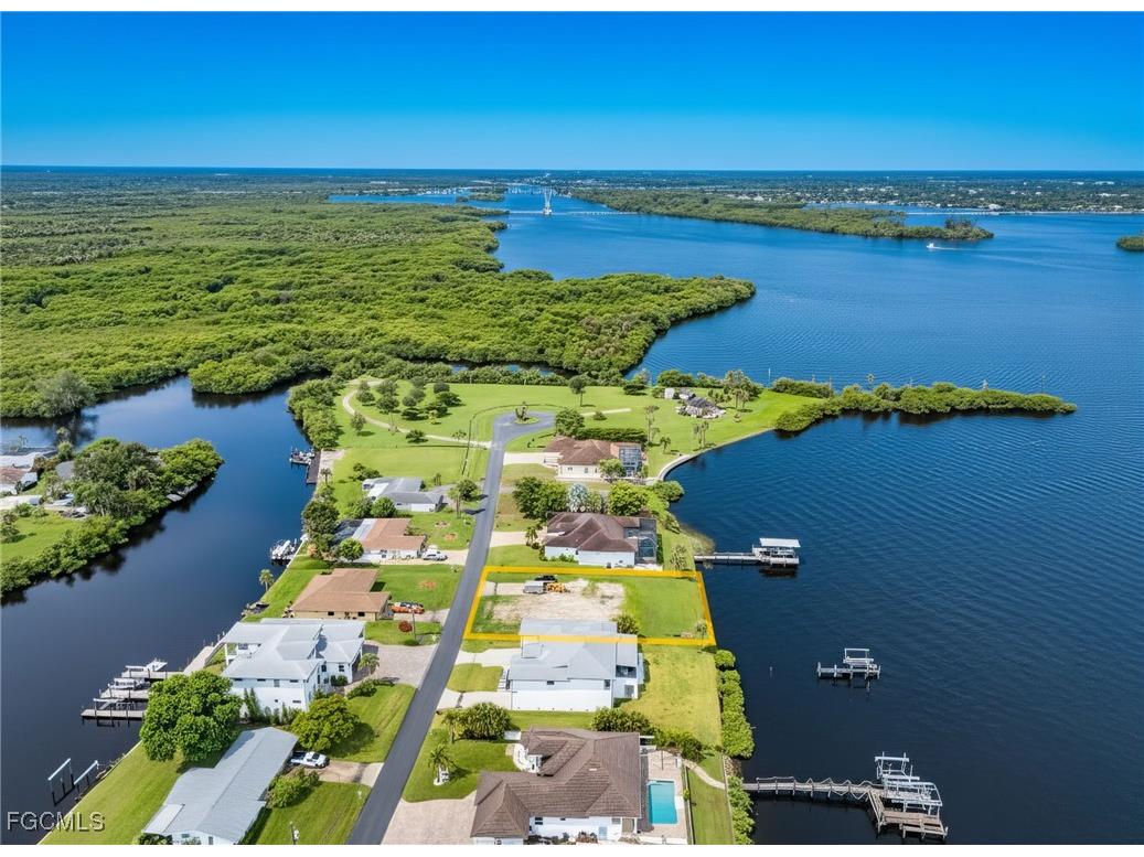 2053 Club House Road North Fort Myers FL 33917 2025008673 image8