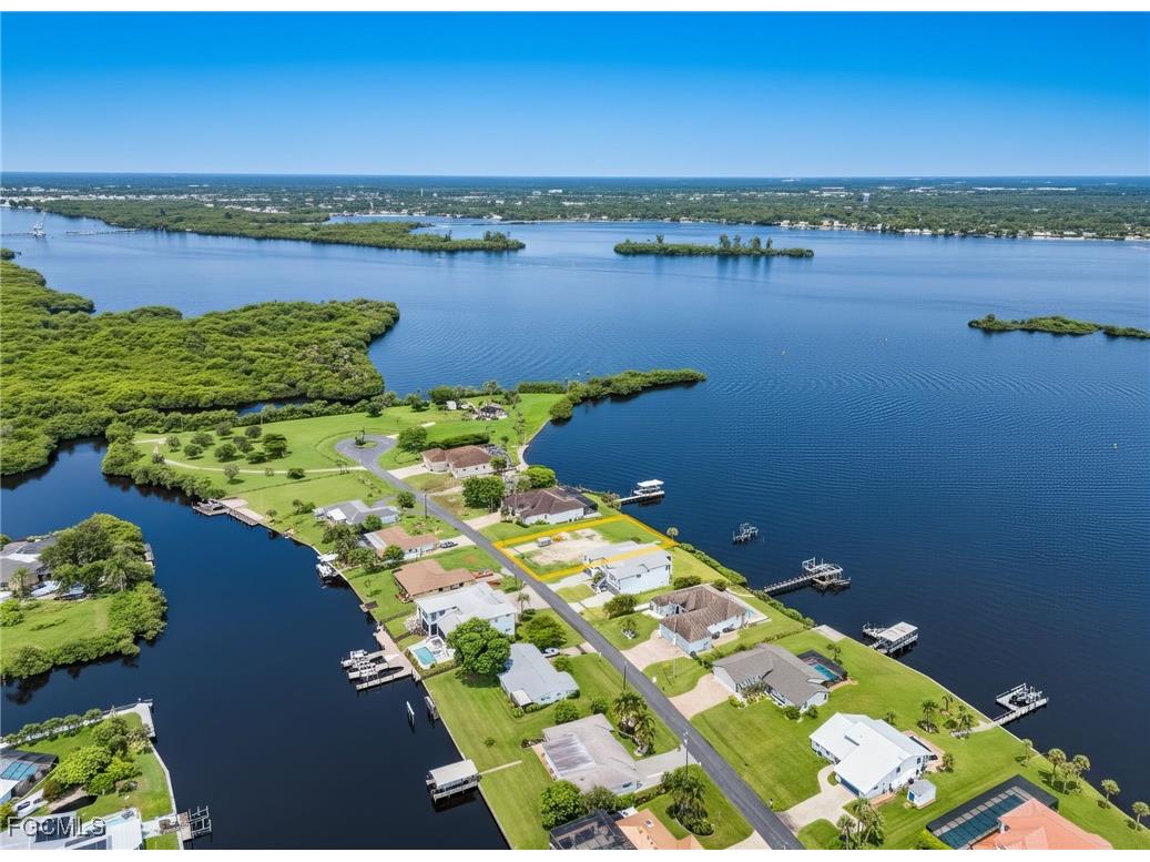 2053 Club House Road North Fort Myers FL 33917 2025008673 image9