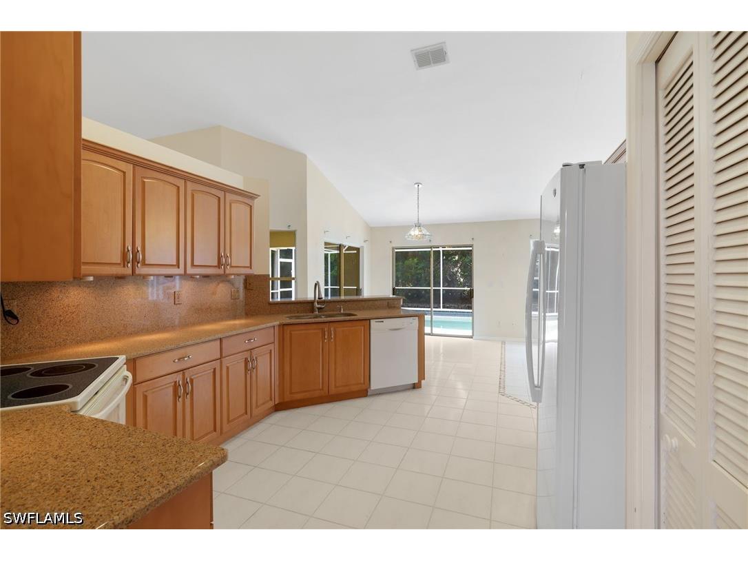 2053 E Crown Pointe Boulevard Naples FL 34112 226014988 image3