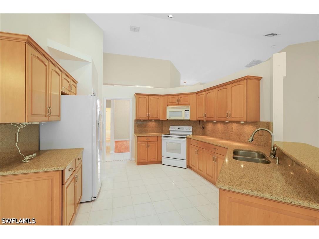2053 E Crown Pointe Boulevard Naples FL 34112 226014988 image4
