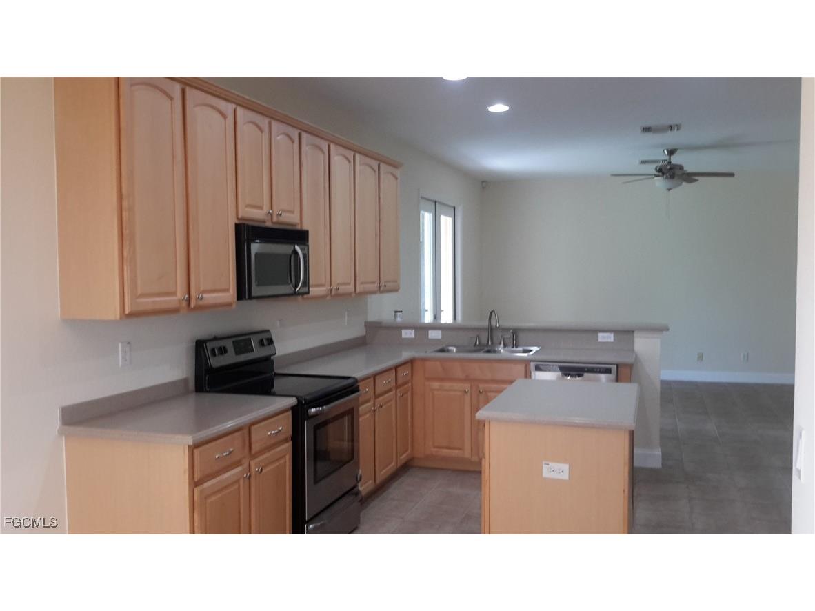2054 Willow Branch Dr Cape Coral FL 33991 2025016315 image2