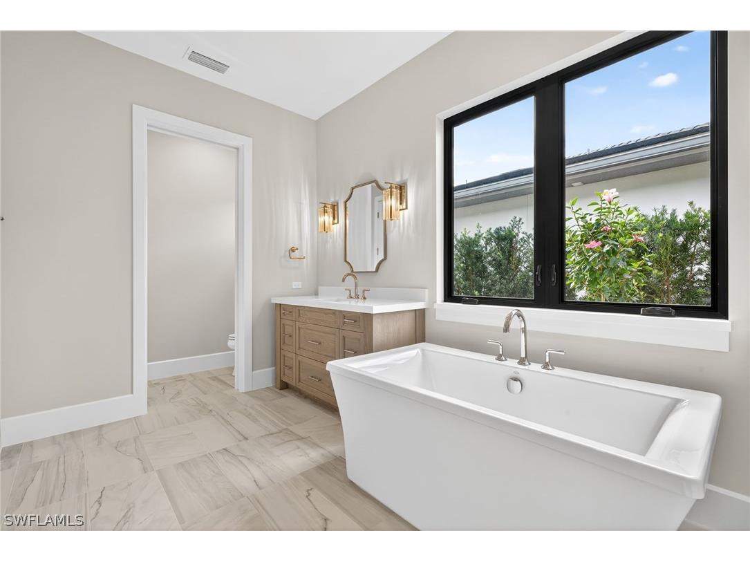 2055 Cambridge Park Drive Naples FL 34109 224004812 image17