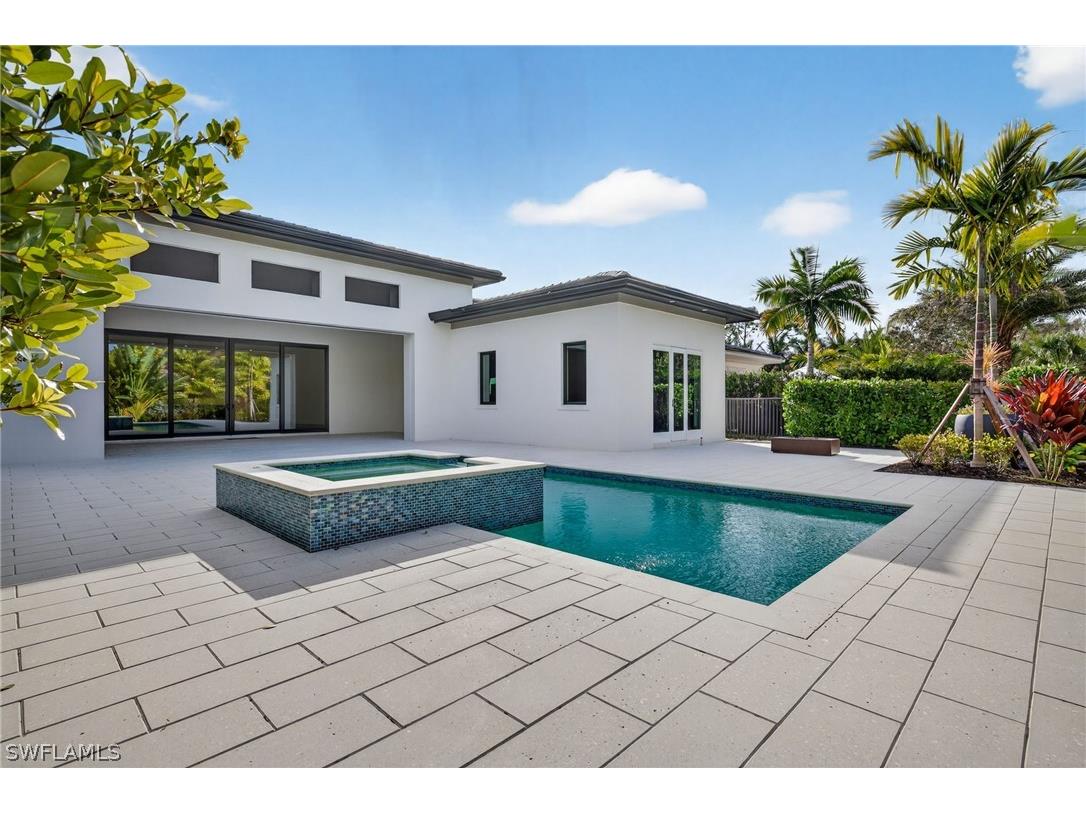 2055 Cambridge Park Drive Naples FL 34109 224004812 image36