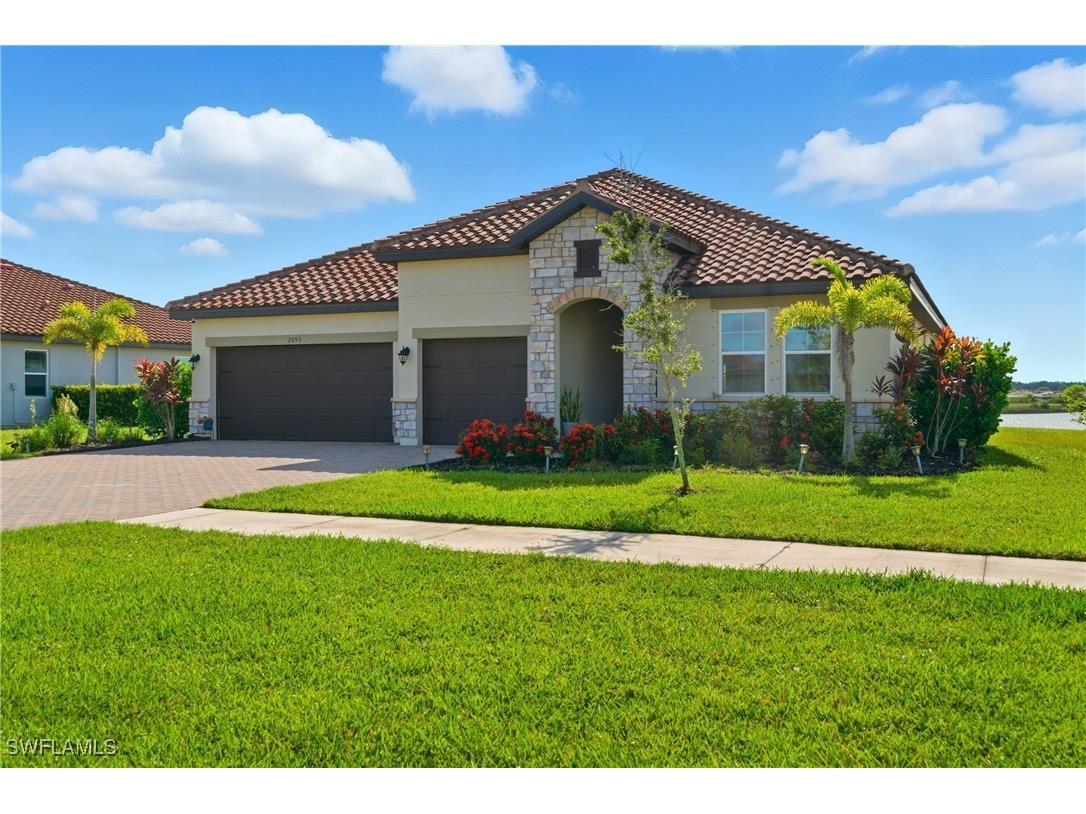 2055 Grove Drive Naples FL 34120 225075195 image1